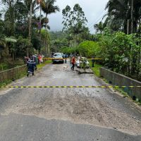 Ponte do Areal, que liga Itapema a Camboriú, é interditada
