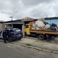 Seis comércios de sucatas são autuados em Itajaí