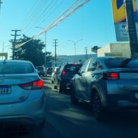 Fila exclusiva do ferry boat na rua Anibal Gaya começa a sexta com congestionamento forte