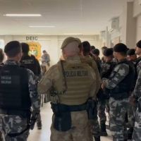 Megaoperação prende suspeitos de integrar facção criminosa na Grande Floripa